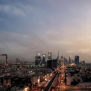 ووحدات دبل تري من هيلتون إم سكوير ***** دبي