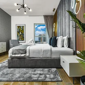 Apartment Premier -steps To Ferrari World & Yas Mall